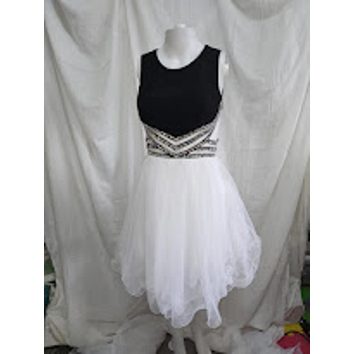 Blondie Nights By Stacy Skylar Size 1 Nwt